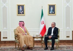 پزشکیان: ایران و عربستان می‌توانند الگویی برای همکاری‌های منطقه‌ای باشند