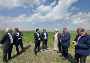 بازدید حجت الاسلام میرزائی از محل های پیشنهادی جهت سرمایه گذاری در شهرستان شاهین دژ