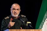 سپاه در برابر دشمن یک گام هم عقب‌نشینی نمی‌کند