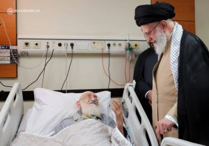 عیادت رهبر معظم انقلاب از آیت الله نوری همدانی