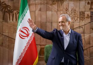 با عزت و قدرت مذاکره می‌کنیم اما با ذلت سر خم نخواهیم کرد