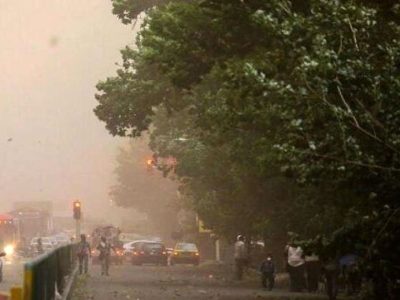 هشدار جدی طوفان در تهران/ از تردد غیرضروری کنار رود‌ها خودداری کنید