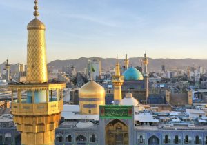 درب خانه امام رضا(ع) حتی در دوران ولایتعهدی به روی همه مردم باز بود