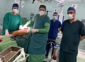موفقیت چشمگیر در نخستین جراحی تعویض مفصل لگن بیمار ۸۵ ساله در شاهین دژ
