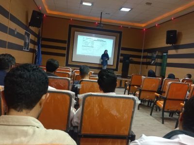 برگزاری کلاس آموزشی «اصول انتقال و تزریق خون و فرآورده‌های خونی (هموویژیولانس)» برای پرسنل بالینی بیمارستان