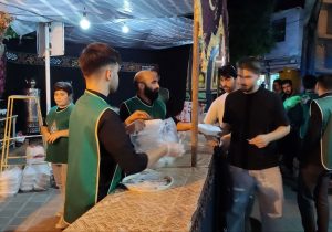 پخت و توزیع روزانه بیش از ۱۵۰۰ پرس غذای گرم در تکاب