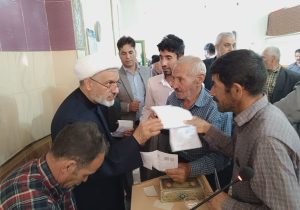 دیدار حجت الاسلام والمسلمین محمد میرزایی با اهالی روستای قره قیه در بخش کشاورز