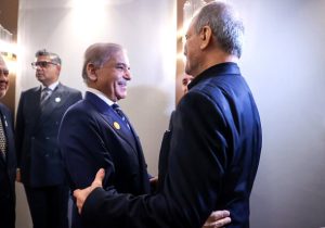 دیدار نخست‌وزیر پاکستان با پزشکیان