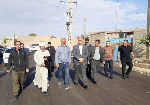 بازدید حجت الاسلام میرزائی از روند بهسازی و آسفالت معابر و اجرای طرح هادی در روستای محمد آباد