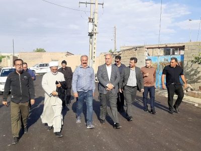 بازدید حجت الاسلام میرزائی از روند بهسازی و آسفالت معابر و اجرای طرح هادی در روستای محمد آباد