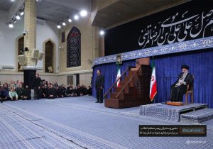 رهبر انقلاب: باید از خدمتگزاران کشور بویژه رئیس جمهور پرکار و پرتلاش حمایت شود